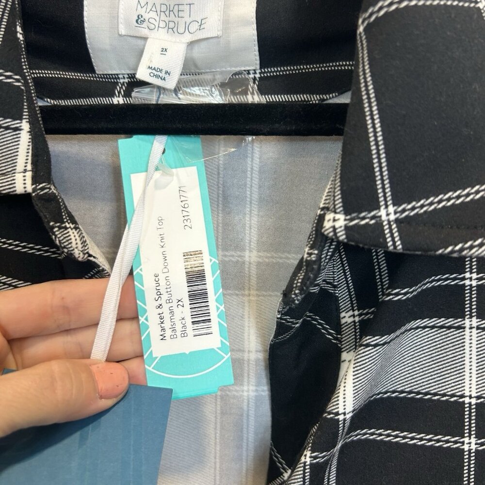 Market & Spruce Black and White Plaid Top - Picture 5 of 9